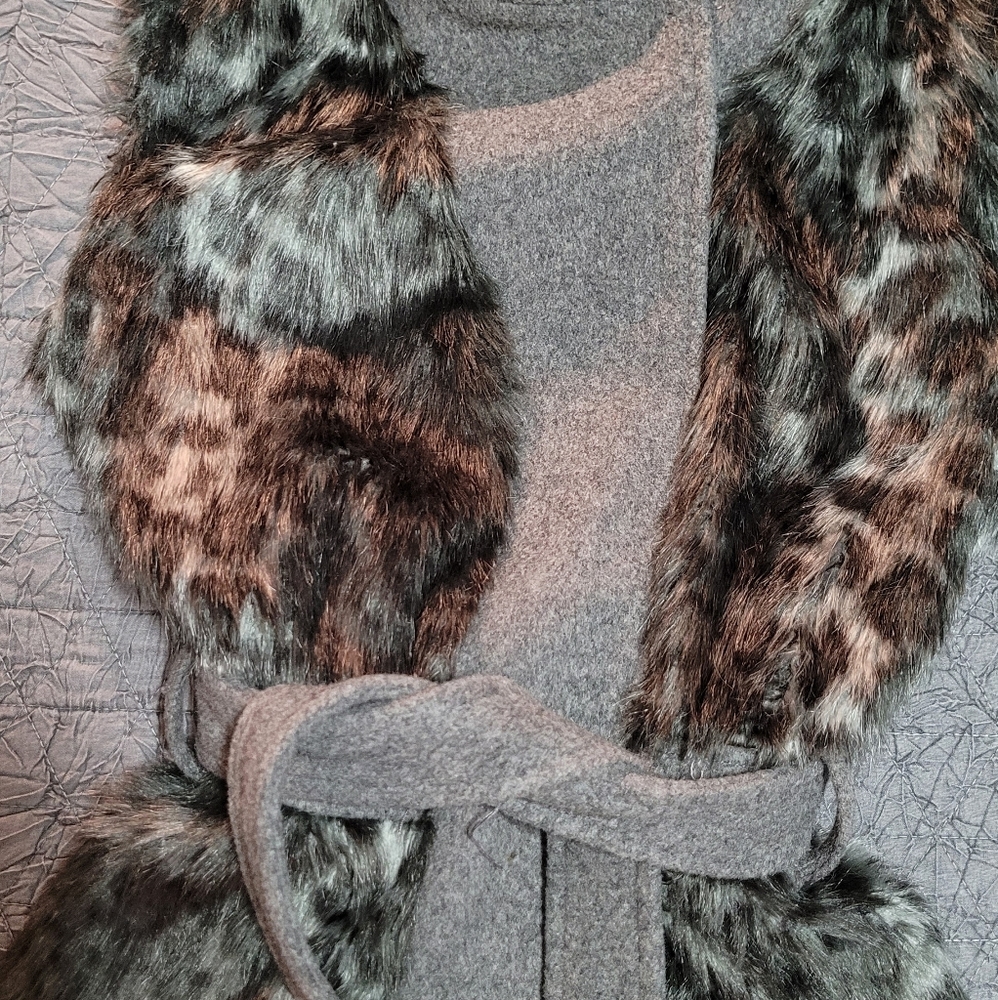 Carlisle Sleeveless Faux Wome Jackets